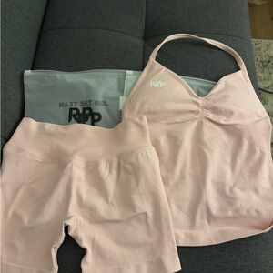 Rather Peach workout set